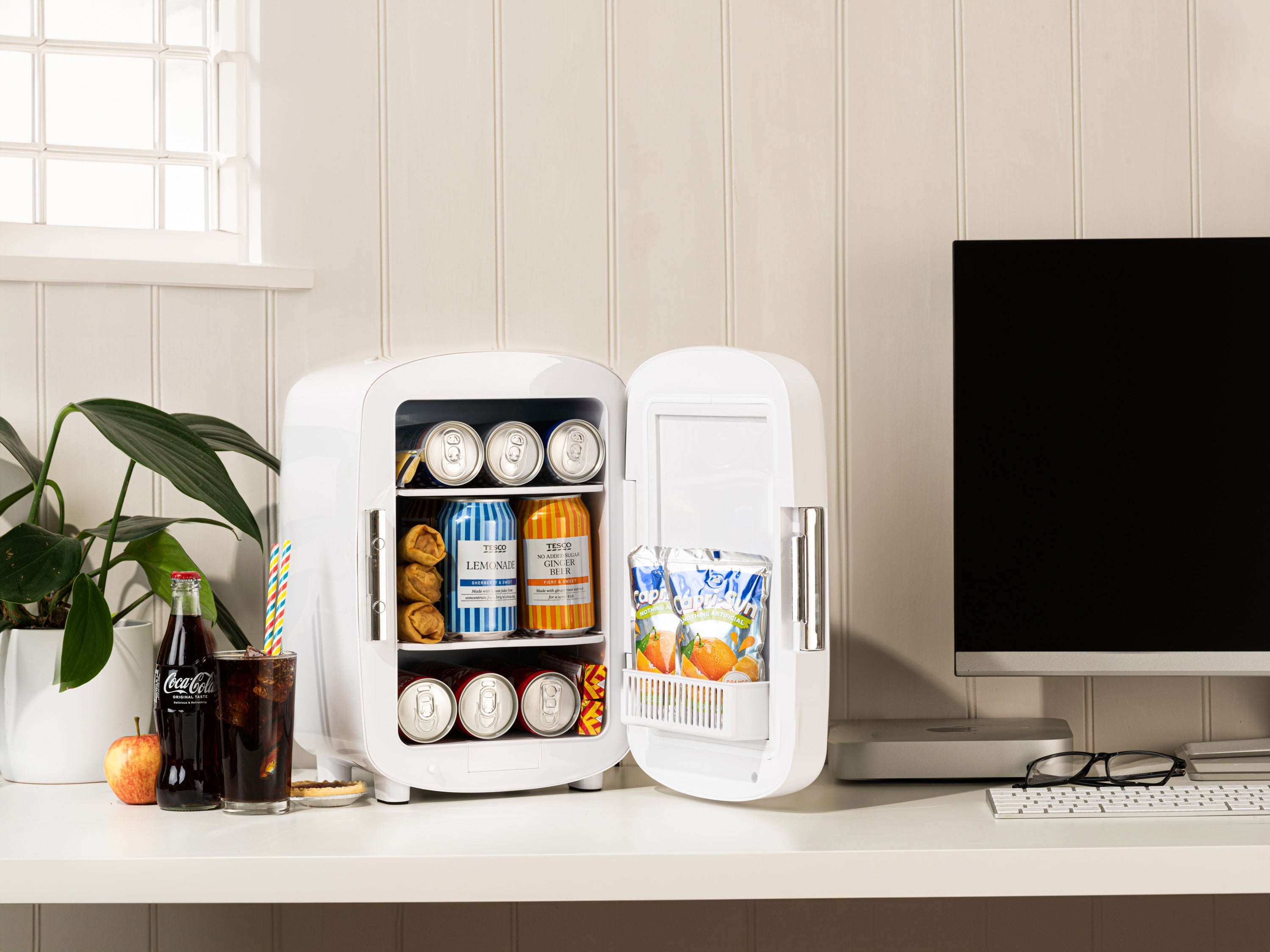 Luxe 9L Mini Fridge - White | Refurbished